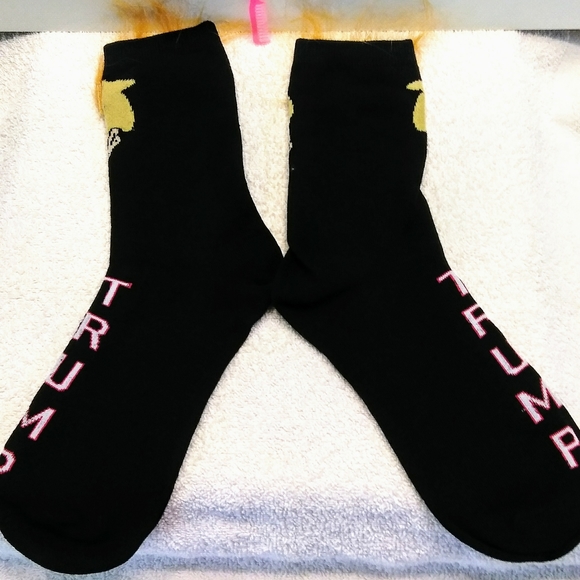 Novelty Socks..🌠Trump 2020🌠 w/Comb-over Hair - Picture 3 of 4